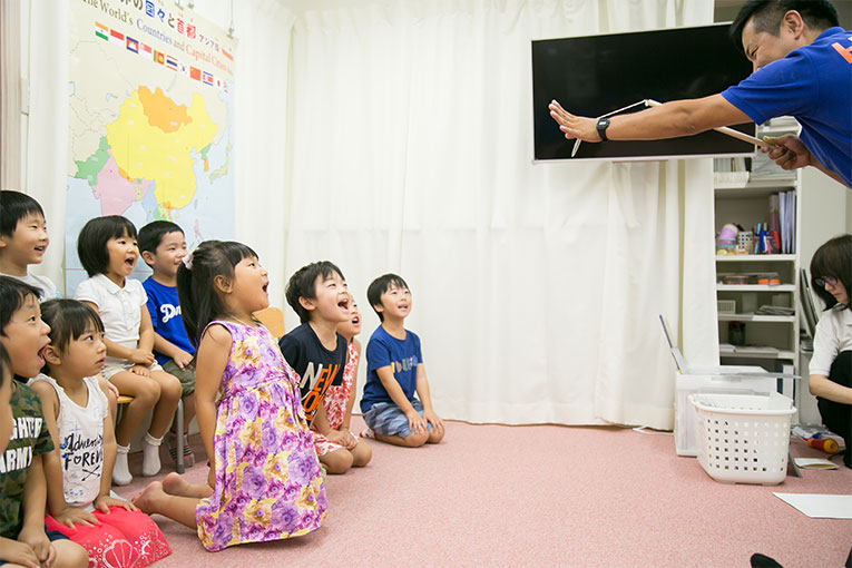 ヘーグル名古屋今池校 プレ小学部の授業風景