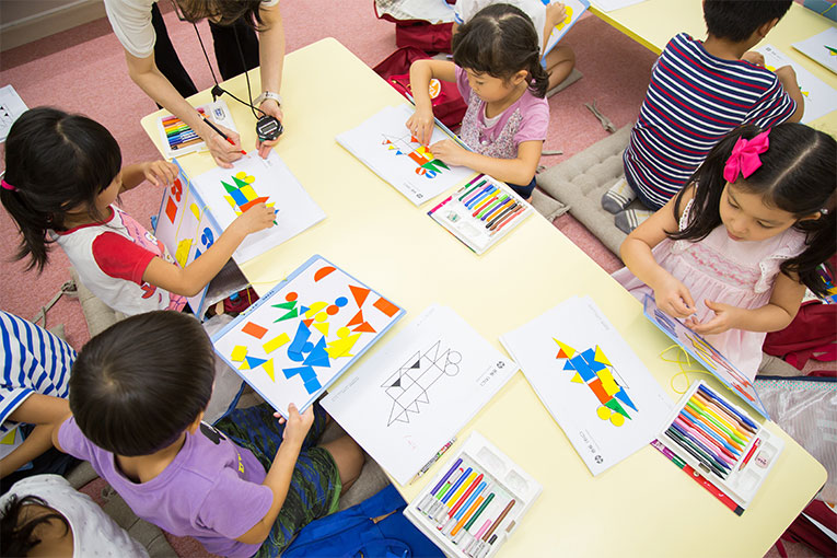 ヘーグルお茶の水校 プレ小学部(年長)の授業風景