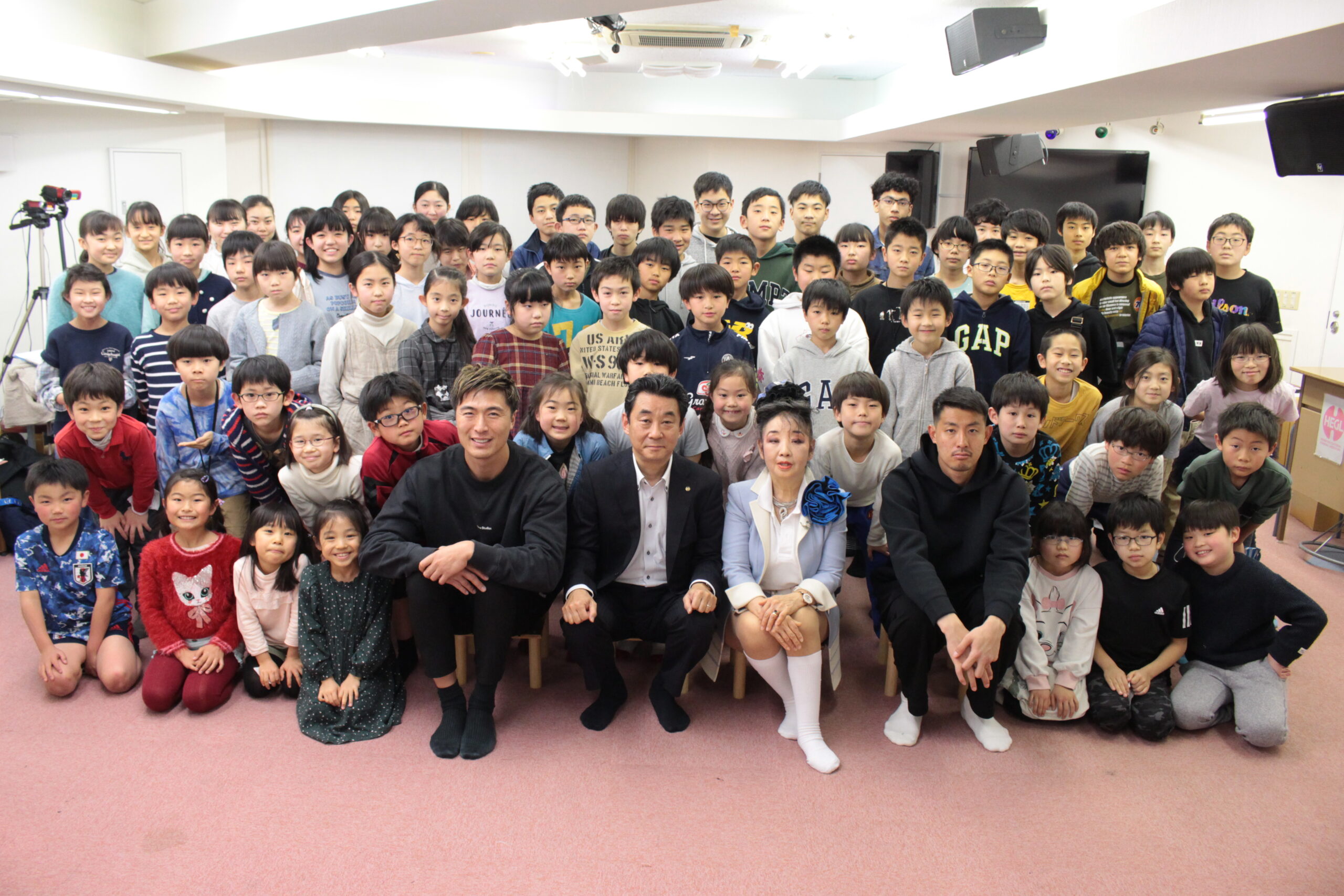 ヘーグルの右脳トレーニングをしている高丘陽平選手 横浜Fマリノス優勝・ベスト１１選出