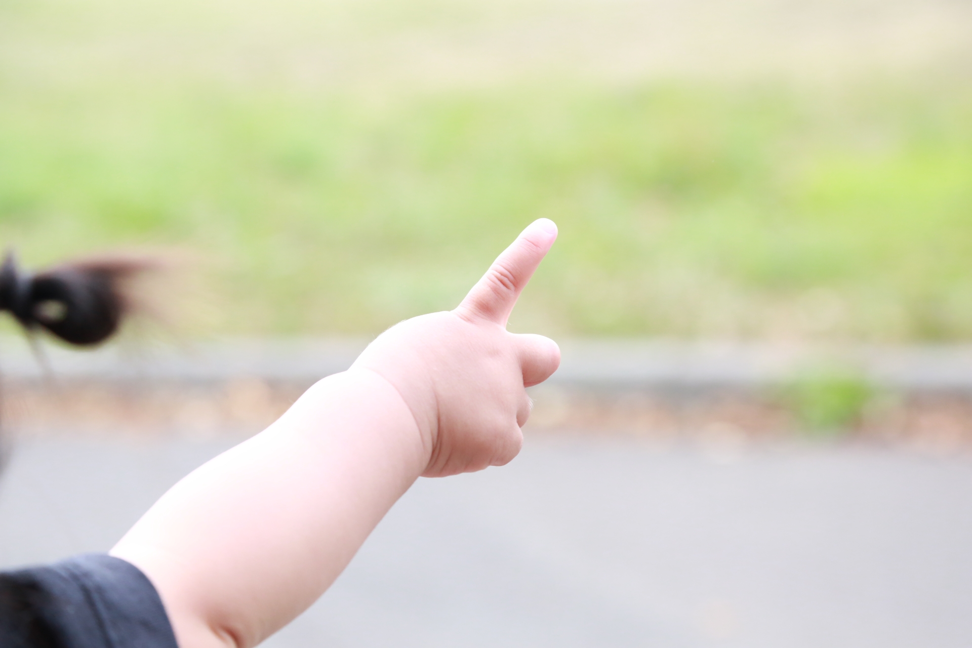 1歳児の発達の目安や成長を促す育て方について